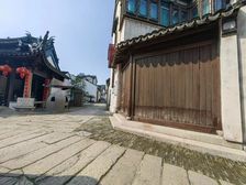 东山响水涧旁,纯一楼沿街平房出售,38万,可过户