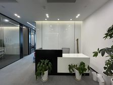 四川北路!200平精装办公室出租!无中介费!拎包入住!地铁口