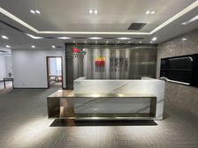 含票含物业费!主干道甲级纯写 裕华万达方北300平 电梯口