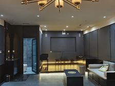 临街独栋,门口可停6-8辆车,精装修,全套家具,不限业态