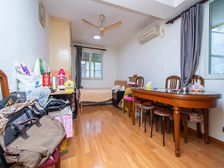 房东急售,刚需自住户型好,东边套全明南北通,楼层好,看房方便