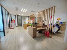 青年大街 金廊沿线 高端楼盘 正对电梯口 精装带隔断