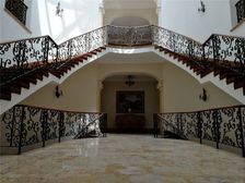 深受外籍歆赖的别墅大宅带泳池影音室租售比非常可观呢