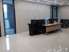 新凯达1.6就租!空调自控采光好!南向 电梯口