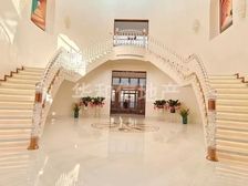 终于等到了这栋别具一格现代轻奢装修的崭新独栋别墅!拎包即住