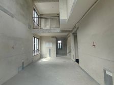 金地风华 上叠加 有送露台 用到两层半 客厅挑高 有密码看