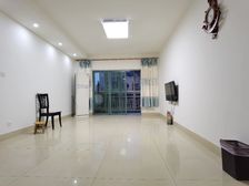 东方明珠 电梯一梯两户 中装 带三个阳台 临中庭