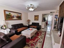 有车位 带电梯 带 大宁山庄精装大三居低价出售