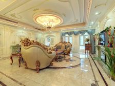 天御三区 错层洋房底复 一楼带花园 精装修 自建游泳池