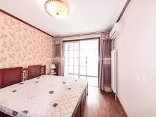 品质好房,140平,380万,免税,有车位,地下室,急售。