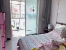 岸芷庭蓝 买一层送一层 楼上有窗户卫生间 53.8万