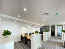 望京华彩大厦 楼下精装修带家具 商业配套齐全 一站式