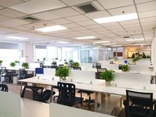 业主直租丨金隅嘉华丨285平丨精装修带工位丨免丨带阳台