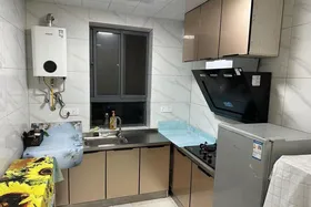 新上陪读可停车螃蟹巷小区 2室1厅1卫