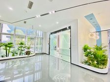 4米层高 大气前台旁展示区域 电梯口户型 入驻享政府补贴