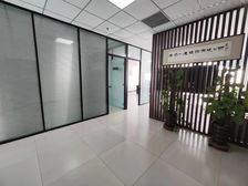 新都心无中介!1.9含税!110平精装修带家具 24空调