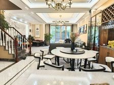 卓越蔚蓝山别墅 6室2厅4卫 普通装修 668万元