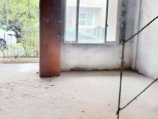 此别墅已经做好外扩,外景优美 ,墙上石材已经做好