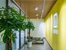 洞泾行政服务中心 楼上 精装出租 带部分家具 一站式企业服务