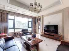 山河佳苑 联排边户 全新装修 环绕150平大花园 房主急售