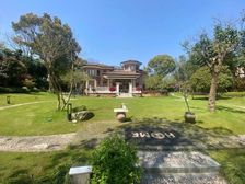 一期东临河,占地2425平,集中东花园,此房花园小区无可挑剔