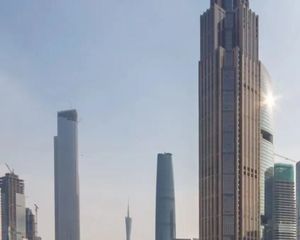 望江望小蛮腰整层办公 业主扩业务忍痛割爱 低于发票价甩卖
