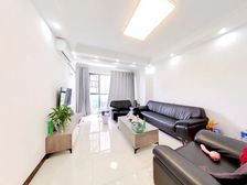 全新次新20万装修,南向 采光通风好,6号线地铁口.