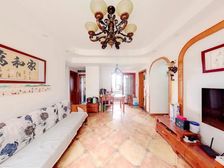 麓谷板块.近尖山湖 户型通透 中间楼层 视野好