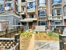 地铁口艾溪湖湿地公园旁 带院子送地下室花园洋房 房东急售