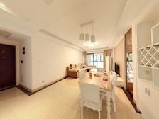 精装大三房 南北通透户型 小区中间位置 带露台