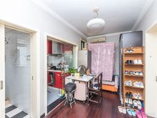 现出租女生宿舍使用,随时看房,三条轨交贯穿,低楼层带车位!