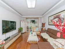 小区后排中间位置,非常安静,飞机户型,得.房率高,可谈.价