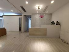 国贸建外新出150平美容院出租,无转让费。房况好价格优惠