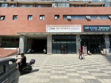 东四环百子湾地铁口临街上下两层260平可注册25000元