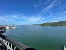 2490万 顶层复式 实用1000平 前后大花园 看山看海