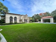 闵行马桥绿城玫瑰园 毛坯豪宅 满二908平超大花园 诚意墅