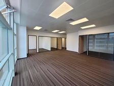 越秀海珠新楼 精装修 诚招百业进驻 高楼层望江