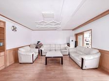 中创开元山庄,3室2厅,300万,有固定租赁车位 送地下室