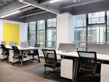 五路居 业主急租 慧科大厦200平 全新装修 定制家具