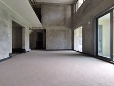 保利下叠,户型好,单层面积一百多