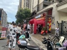 滨湖区,融创茂纯一楼现铺,双门头,可分两间出租,已有租客!