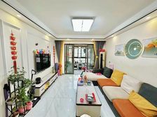 新上 精装三房 送车位 房东亏本20万 全天采光 随时看房