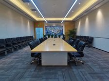 可季度付 3个月免租期 特价2.29 正对电梯口