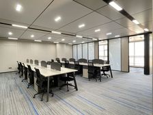 时代财富天地200平办公室出租 精装修带家具 高层南向采光