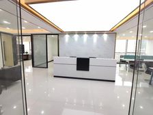 楼下地铁5号线雅宝东方国际200平精装修4+1格局