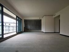 照母山香港置地品质壹号半岛横厅五房 内圈位置