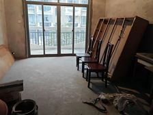 明南佳苑 3楼 2房2厅1卫 纯毛坯 看房方便有钥匙