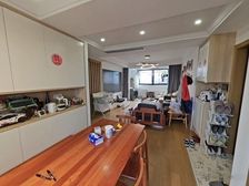 凌空路地铁站,电梯房,小区景观位置,南北通透,一梯两户税费少