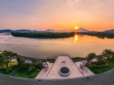 网红泳道温泉别墅 既可度假又可托管 首付10万轻松拥有