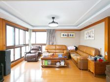 临湖景观房 三房朝南 满五税少 拎包入住 户型正气 带车位